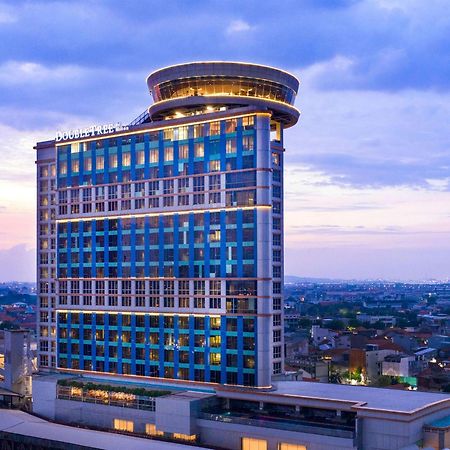 Doubletree By Hilton Surabaya Hotel Buitenkant foto