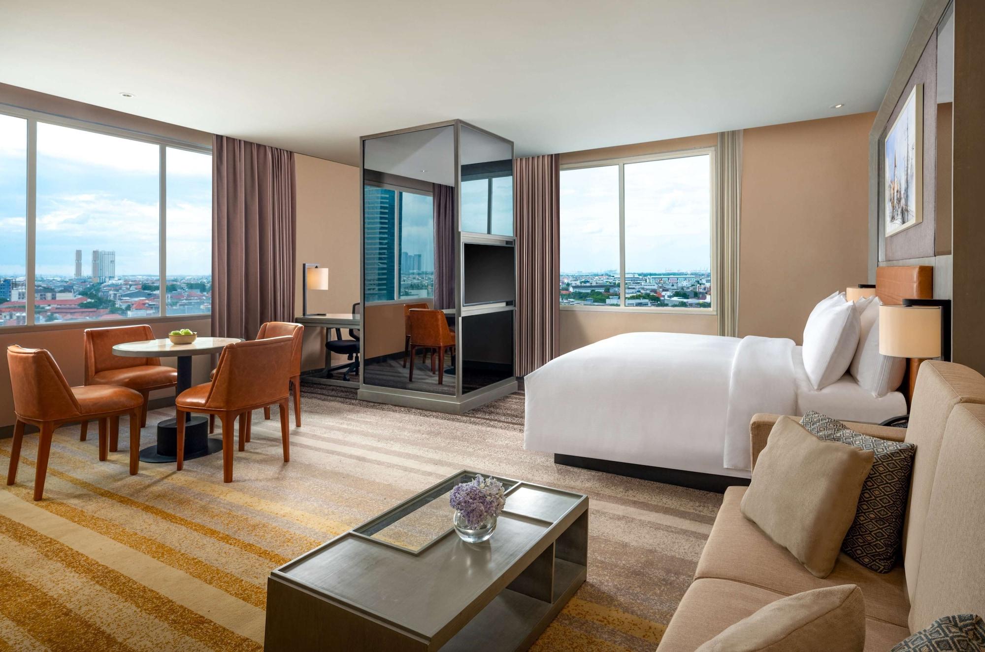 Doubletree By Hilton Surabaya Hotel Buitenkant foto