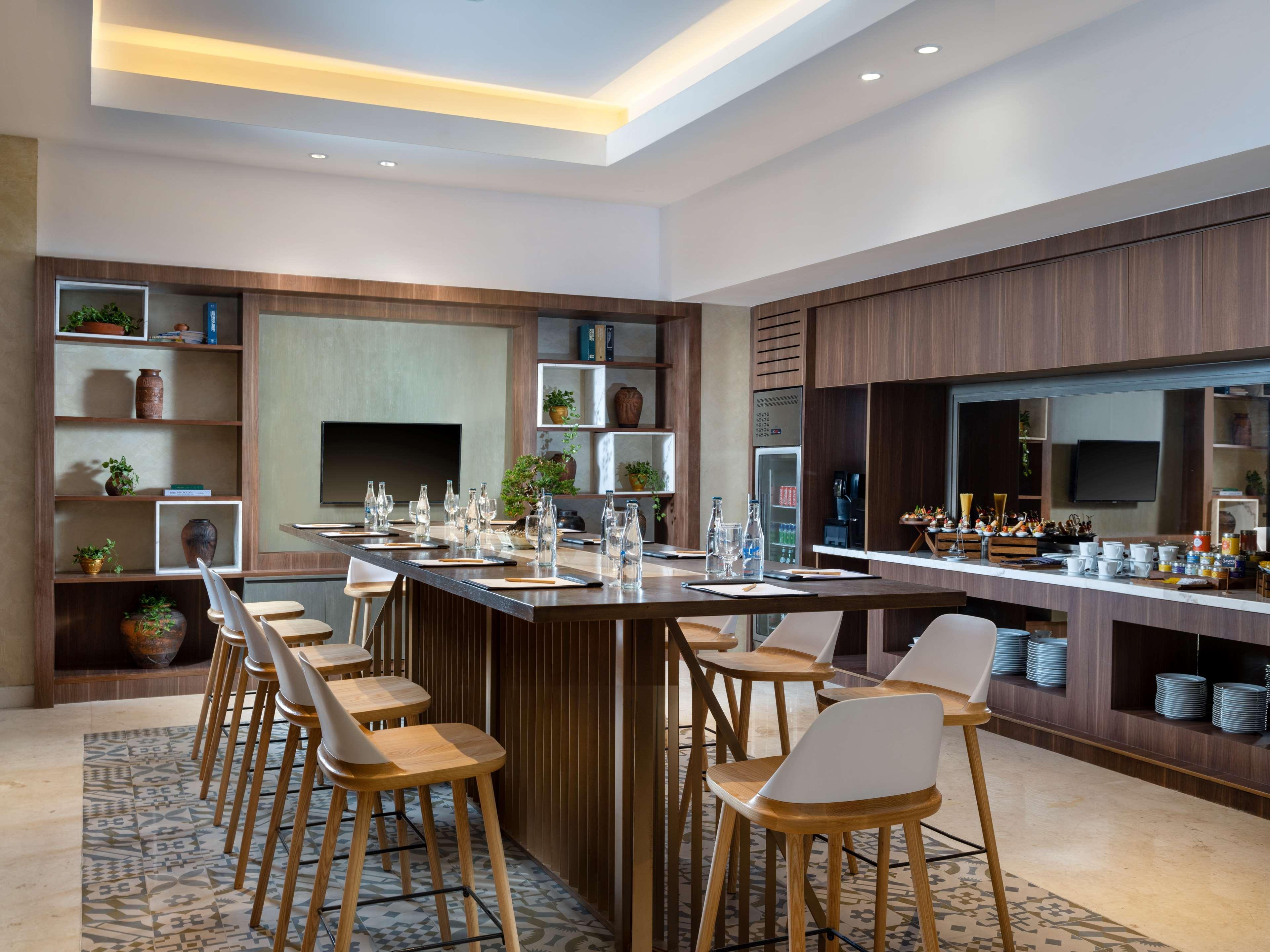 Doubletree By Hilton Surabaya Hotel Buitenkant foto