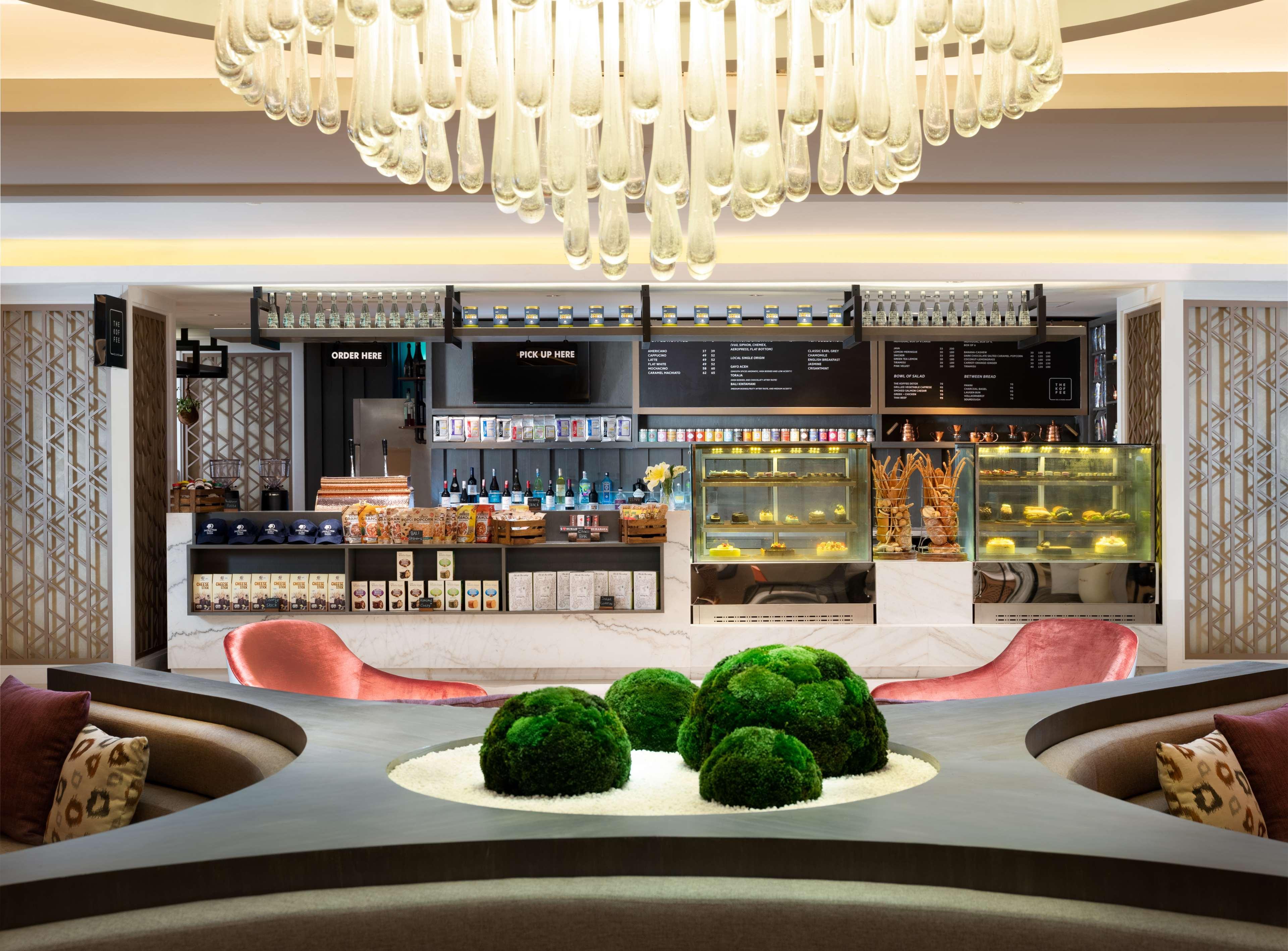 Doubletree By Hilton Surabaya Hotel Buitenkant foto