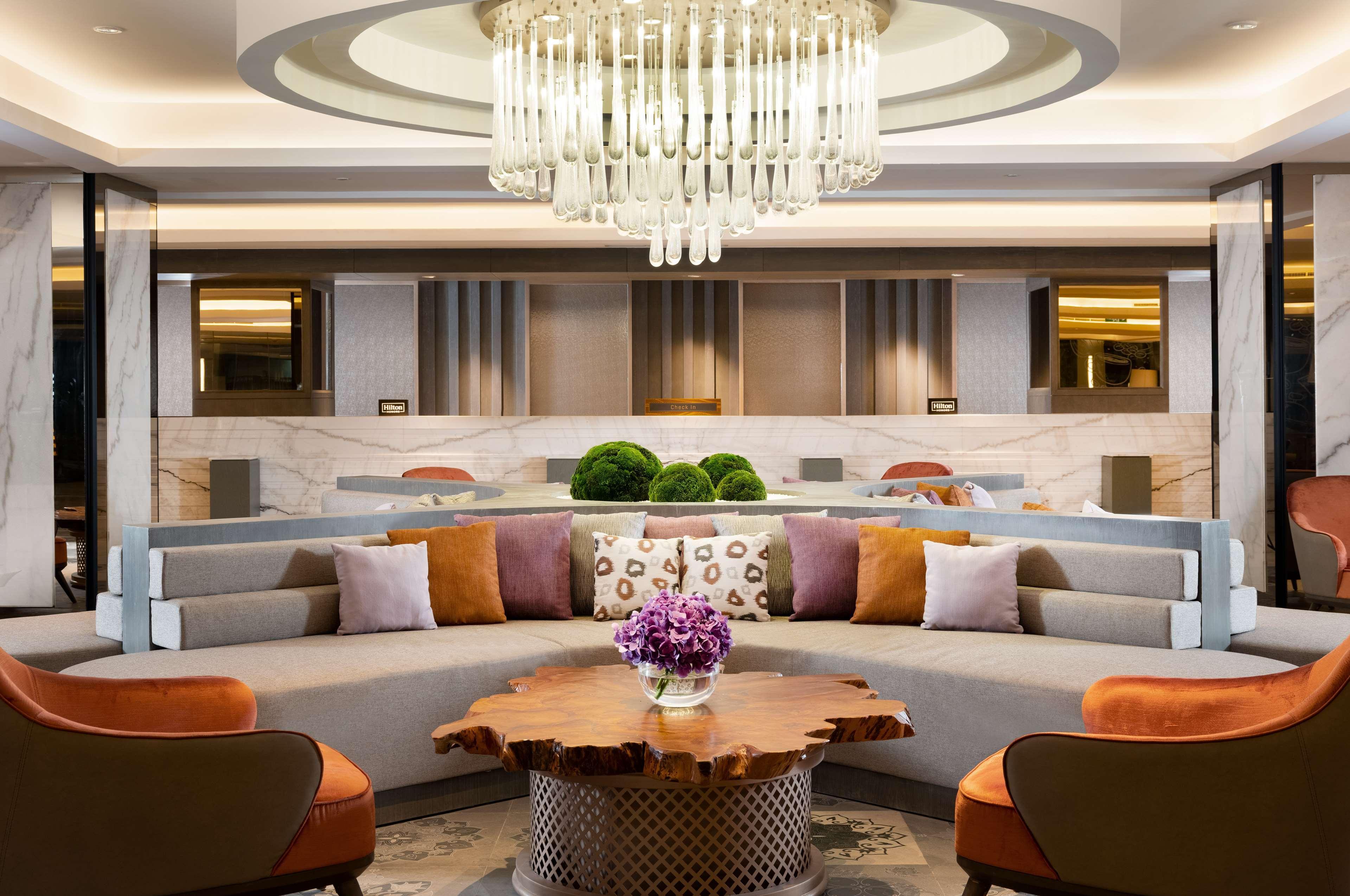 Doubletree By Hilton Surabaya Hotel Buitenkant foto