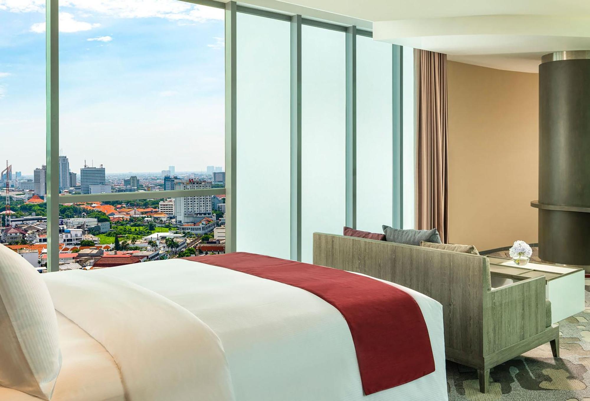 Doubletree By Hilton Surabaya Hotel Buitenkant foto