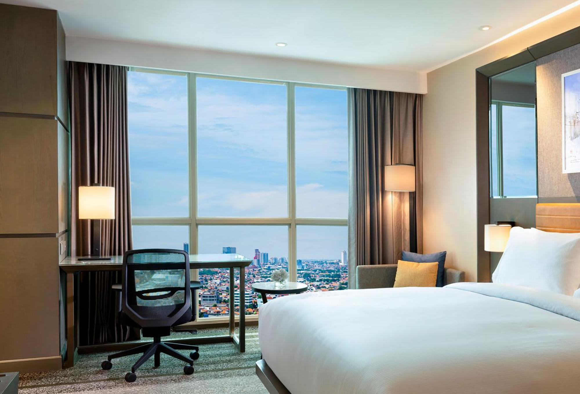 Doubletree By Hilton Surabaya Hotel Buitenkant foto