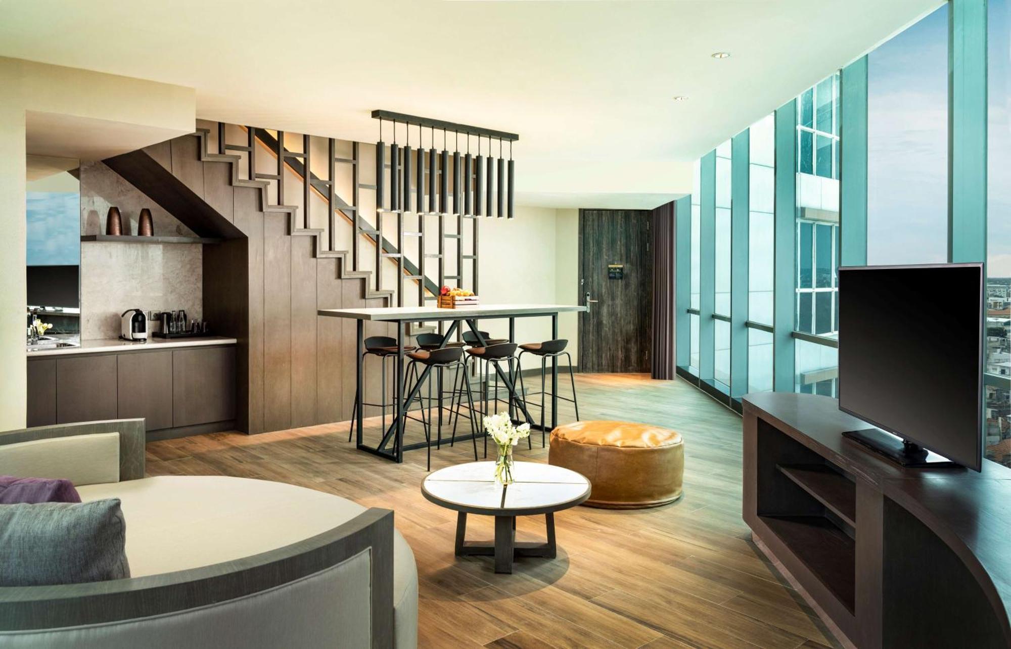 Doubletree By Hilton Surabaya Hotel Buitenkant foto